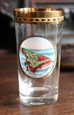 Andenkenglas aus Helgoland um 1900